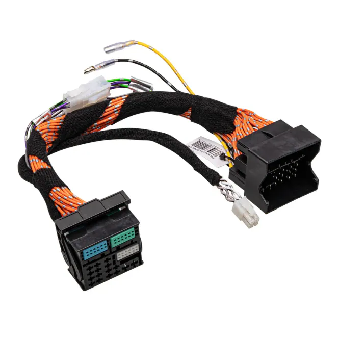 Hovedbilde Quadlock-kabelsett for signaluttak -med Molex Power-Quadlock-kabelsett for signaluttak til forsterker m/støtte for ...
